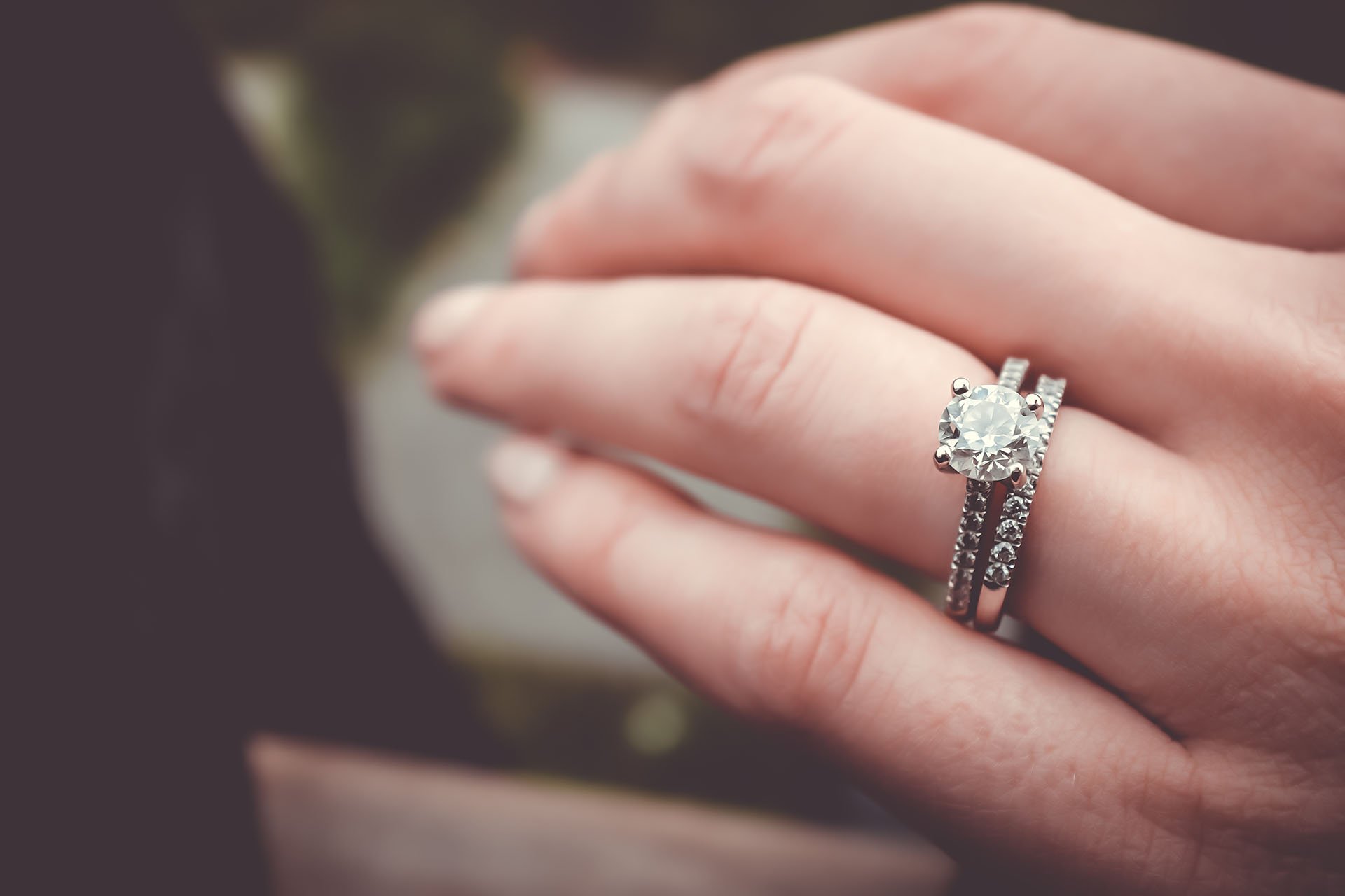 Where to wear wedding and engagement rings