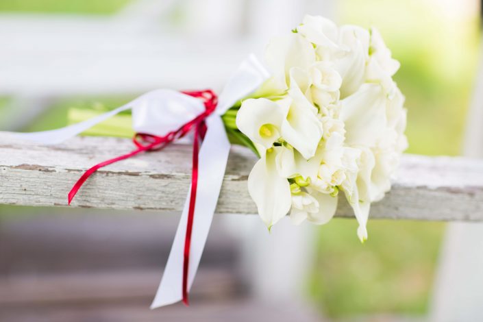 wedding bouquet of white calla lilies
